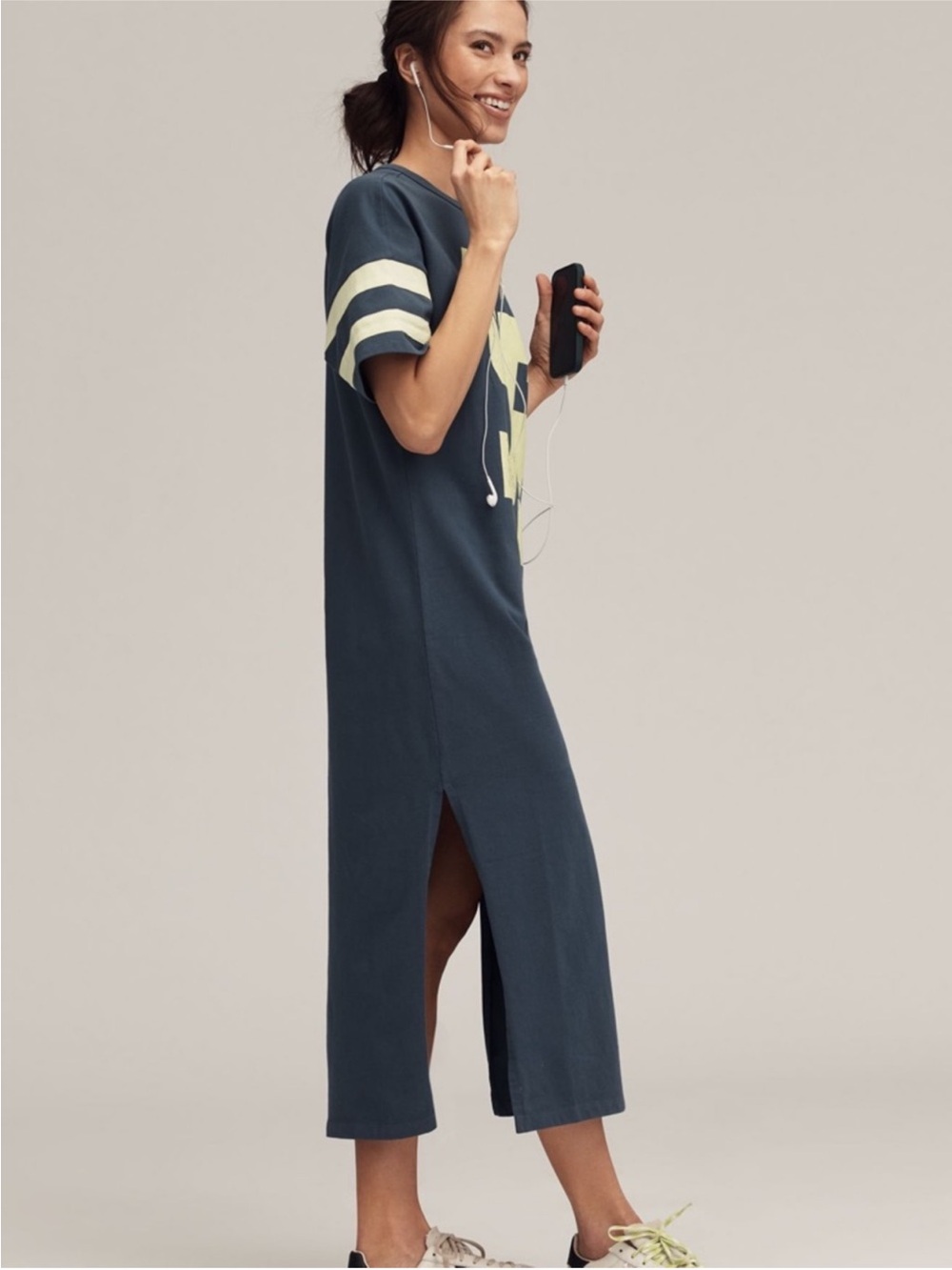 Casual Navy Blue Graphic Midi Dress with Side Slit - Picture 5 of 8